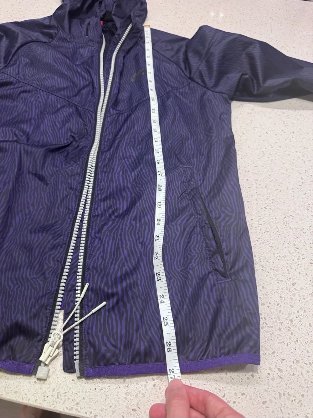 Nike Adult Small Purple Lightweight Hooded Windbreaker Jacket – Small